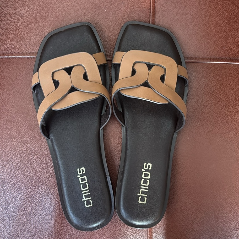 NWT  Brand New Chico’s Leather slide Sandal